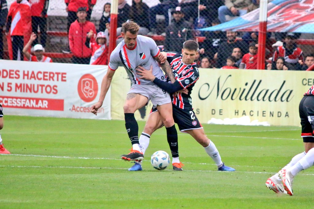 Deportivo Maipú, Chacarita Jrs, victoria funebrera