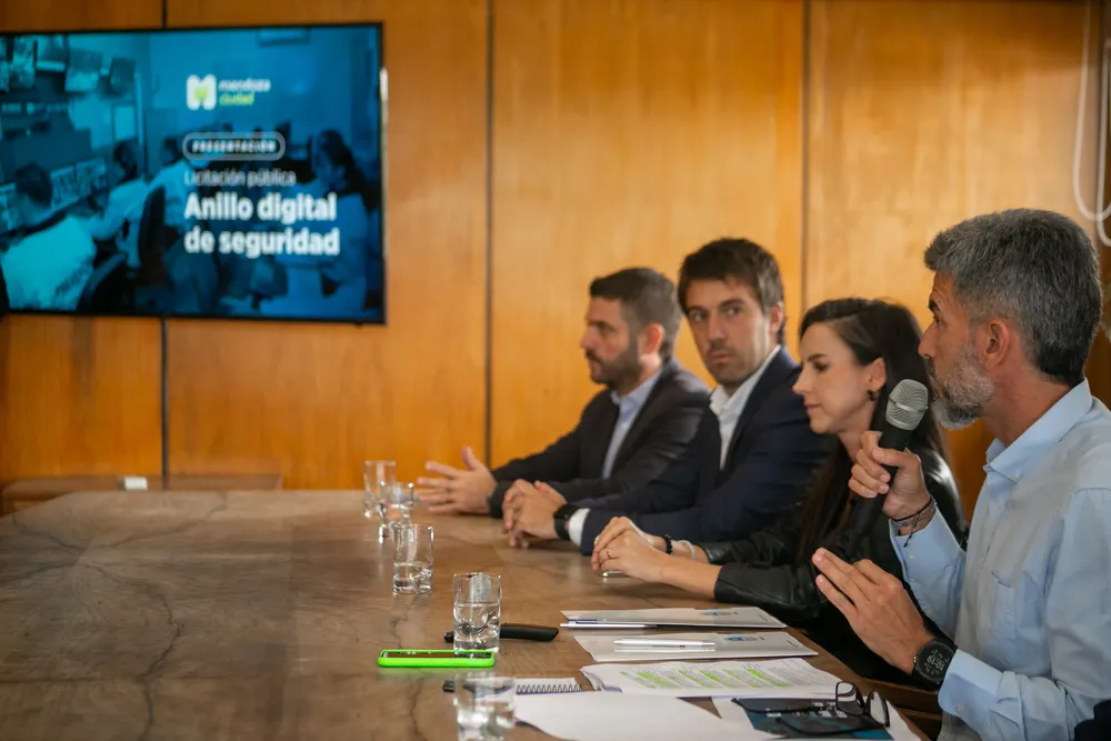 ulpiano anillo digital