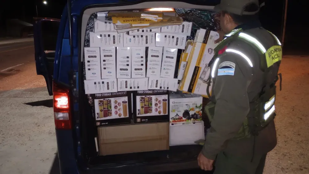 Mendoza mercadería multiples rubros contrabando (2)