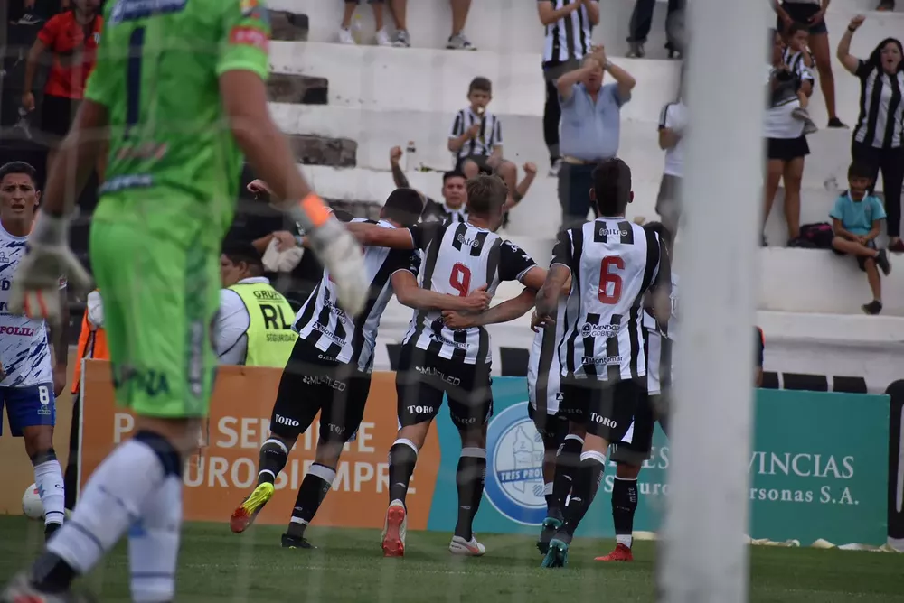 Ascenso, Gimnasia 3- San Telmo 0, primeros goles y primeros puntos para el Lobo