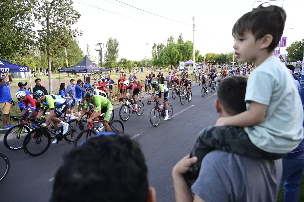 Prólogo-de-la-Vuelta-de-Mendoza-2023-en-Godoy-Cruz-carrera-2