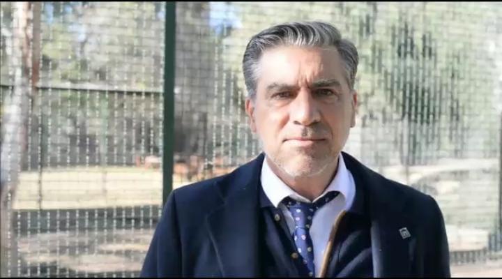 Mario Vadillo en la puerta del Ecoparque 2