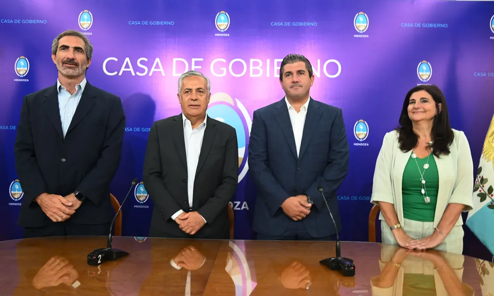 ceo aeropuertos funcionarios