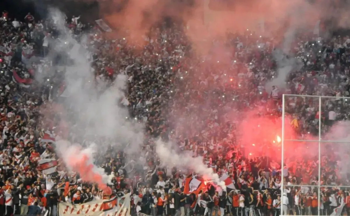 River Plate, hinchada millonaria