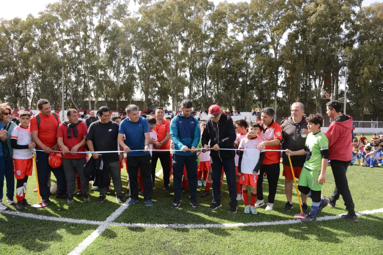 San Luis, Huracán, césped sintético