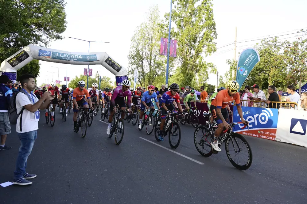 Prólogo-de-la-Vuelta-de-Mendoza-2023-en-Godoy-Cruz-21