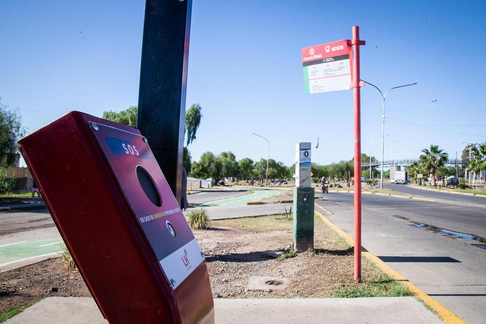 Totem y botones antipánico_Las Heras (1)