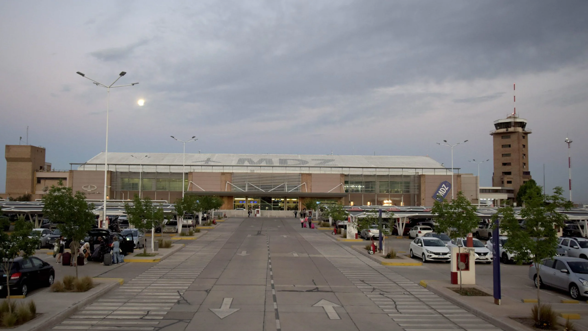 Aeropuerto1-scaled-e1788198670470