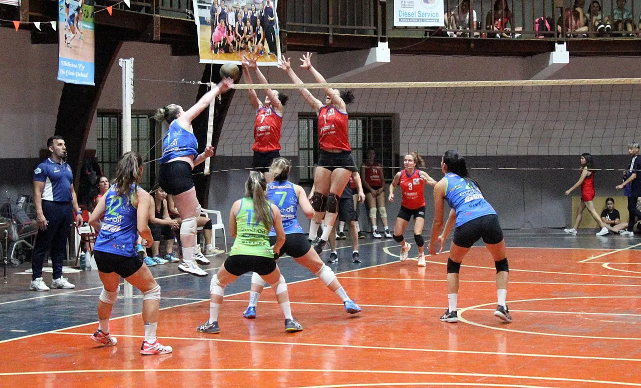 Vóley, Policial venció a Porres