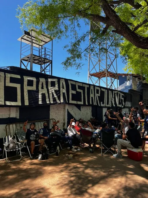 Independiente Rivadavia, entradas