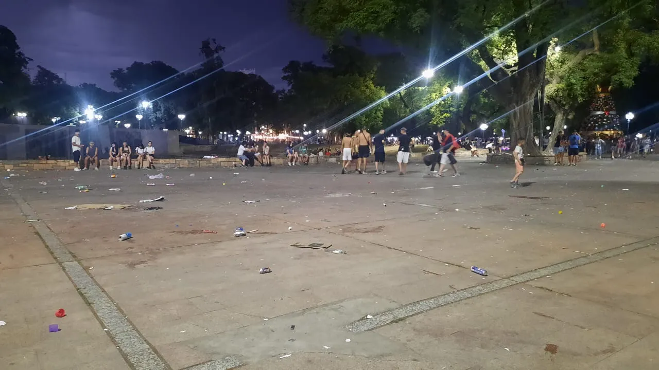 banderazo estudiantil plaza independencia mendoza 2024