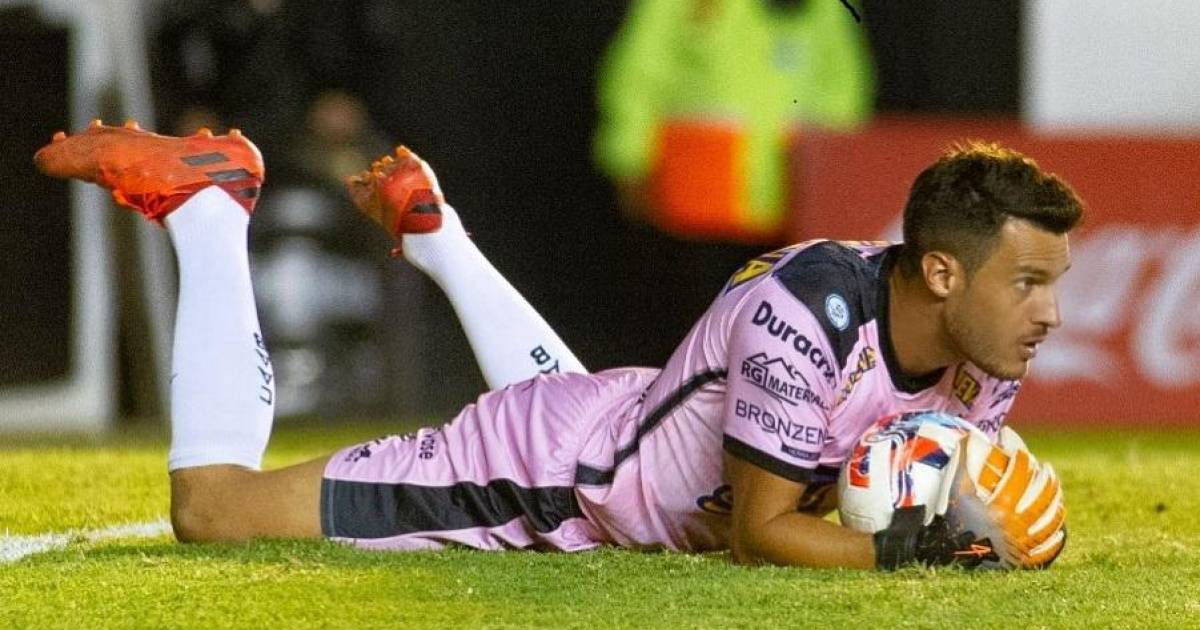Gimnasia y Esgrima, Desábato arquero, refuerzo