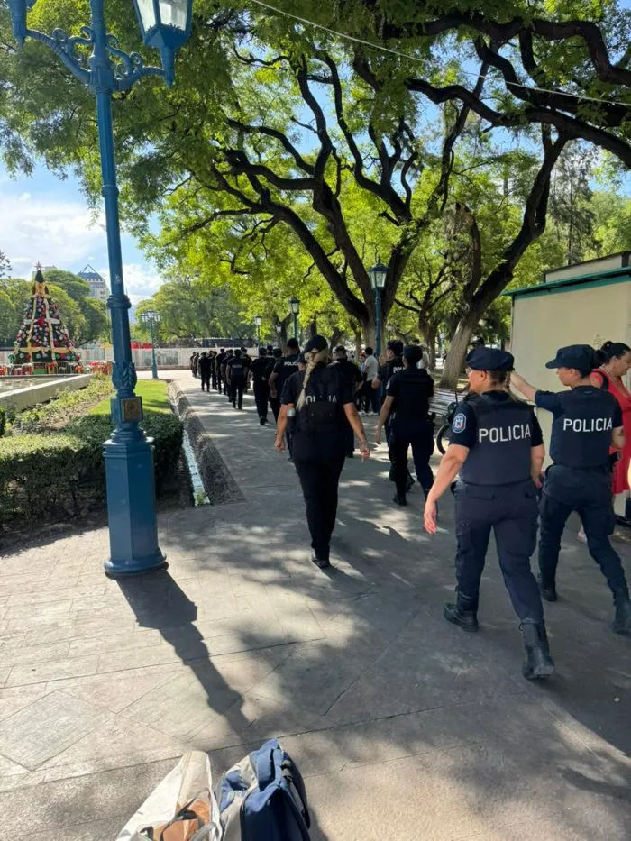 banderazo estudiantil plaza independencia mendoza 2024