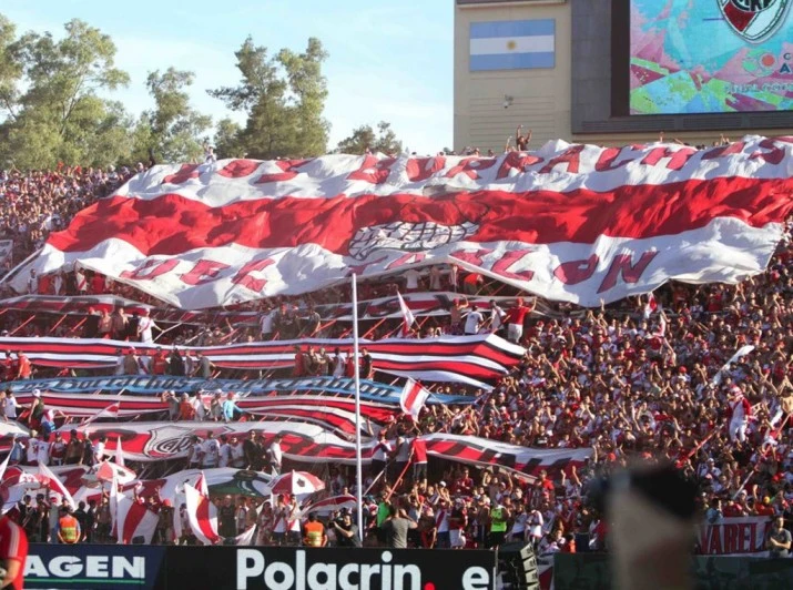 Copa Argentina, hinchada de River en el Malvinas