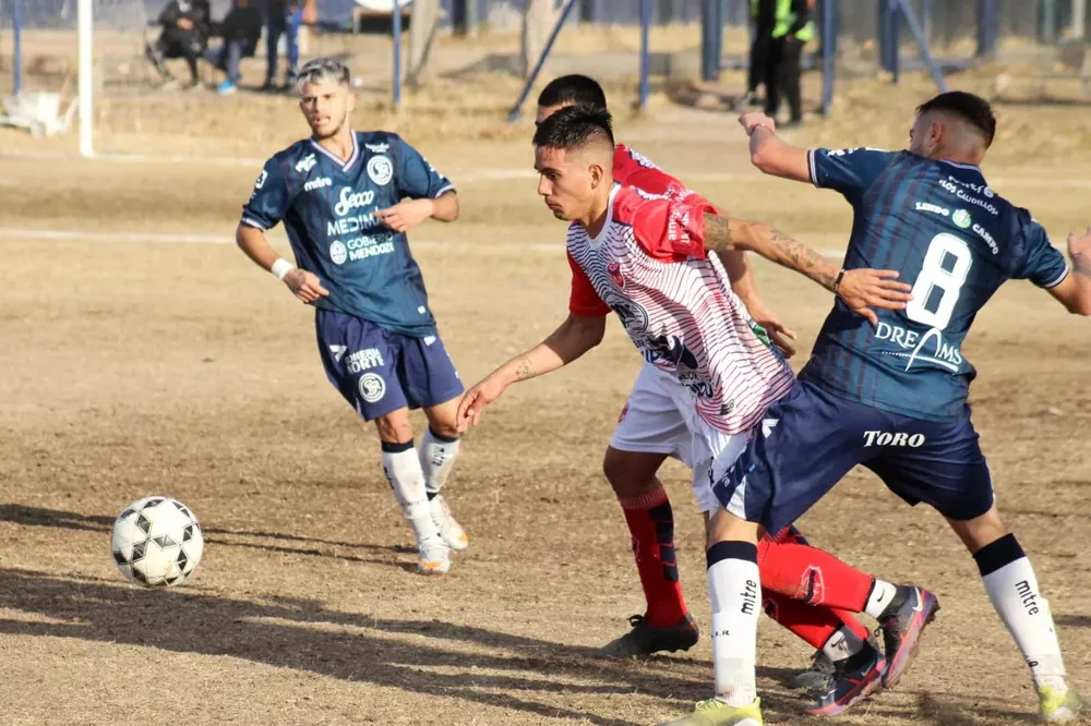Liga Mendoza, goleó Independiente Rivadavia