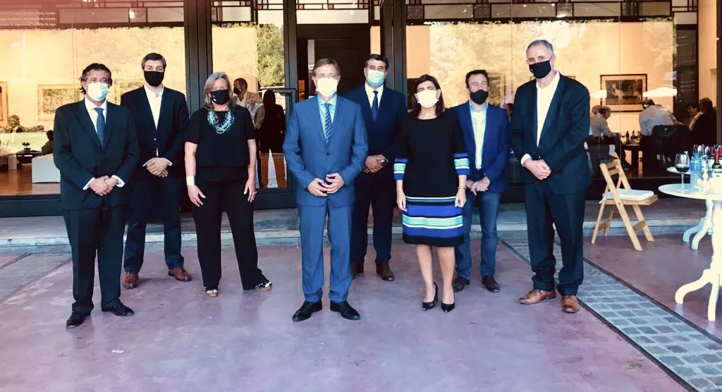 Víctor Ibañez Rosaz, Santiago Ribisich, Patricia Ortiz, Rodolfo Suárez, Mario Abed, Mariana Juri, Lisandro Nieri y Milton Kuret