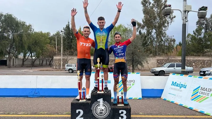 Ciclismo, podio Juan José Paso