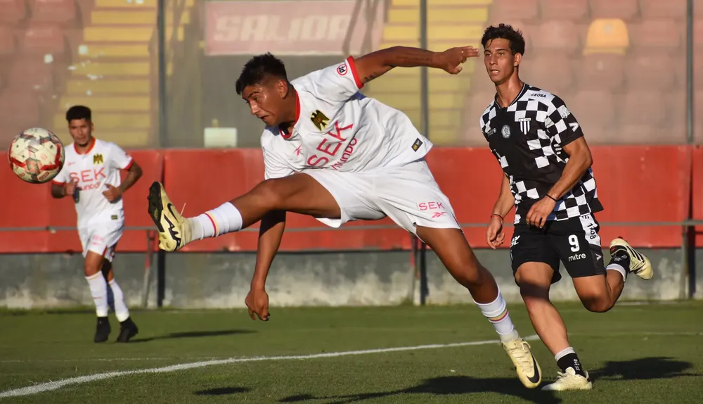Gimnasia y Esgrima, Unión Española, amistoso de pretemporada