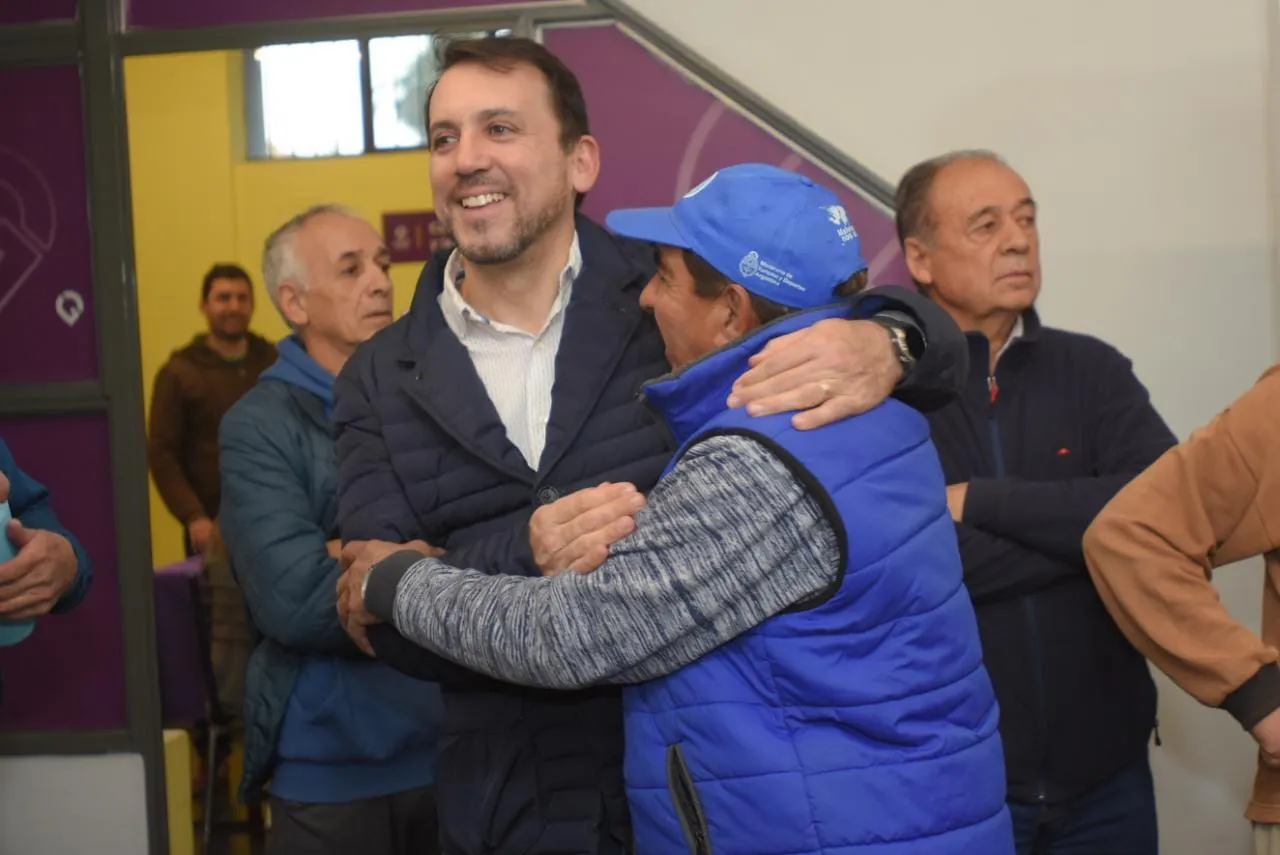 actividades personas mayores tadeo garcia zalazar con vecino