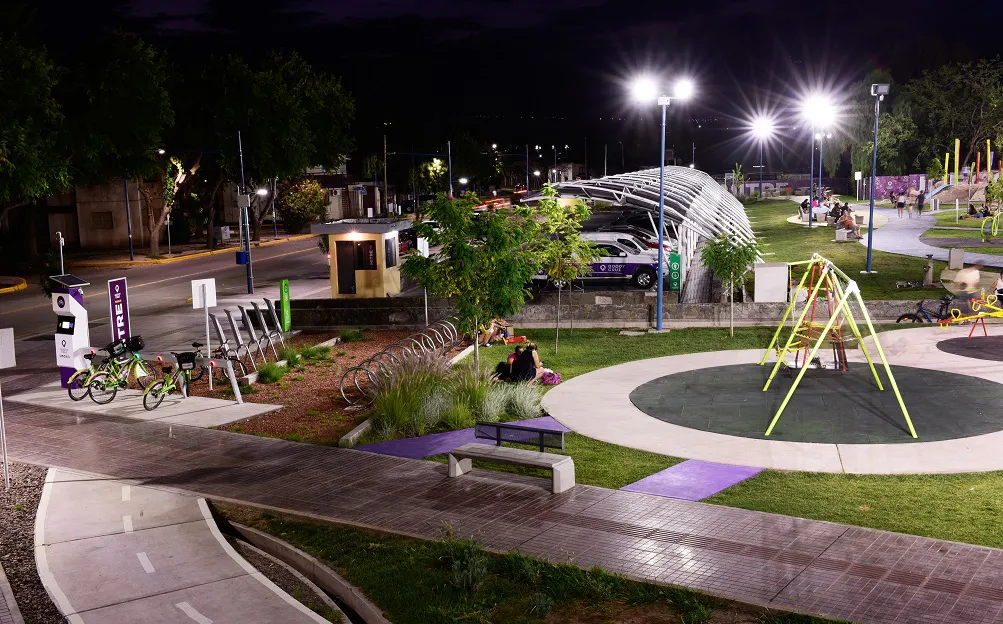 parque-mitre-noche