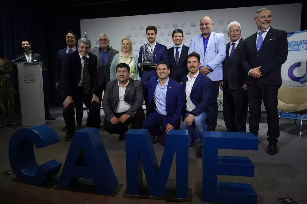 Alberto Esteban González con su primer puesto en el certamen nacional