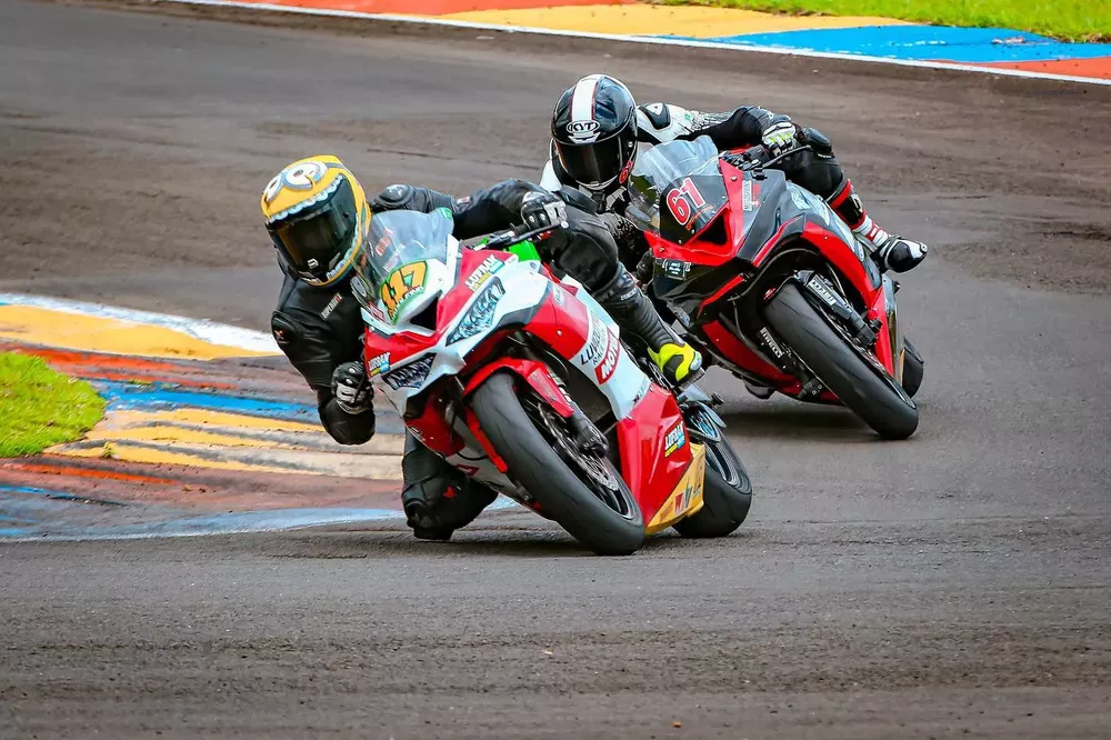 Superbike, gano Pandolfino en Londrina