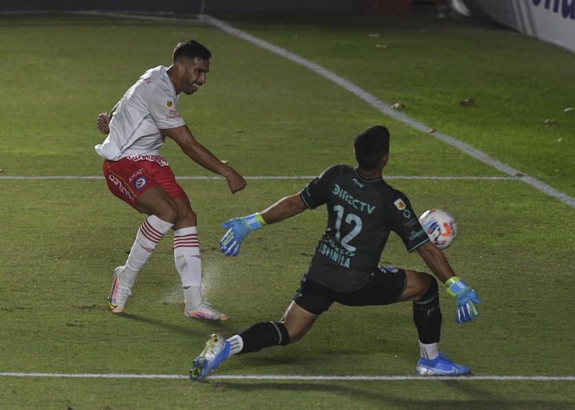 Avalos y Lopez los goles del Bicho
