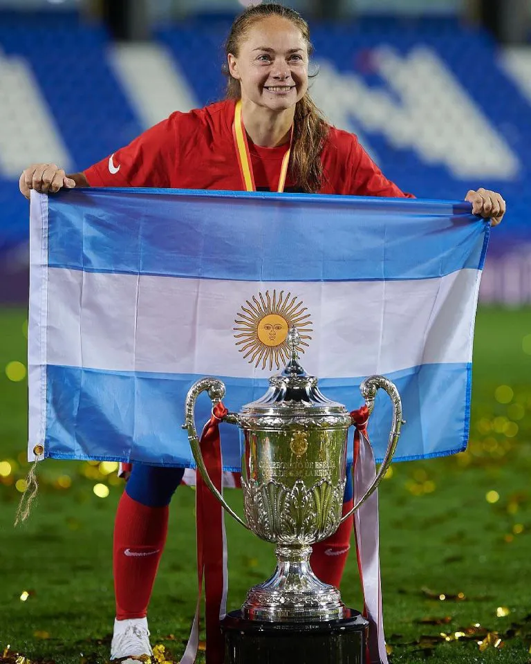 Futbol femenino, Estefania Banini