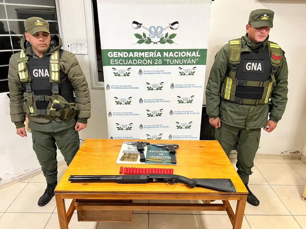 Mendoza armas y municiones (3)