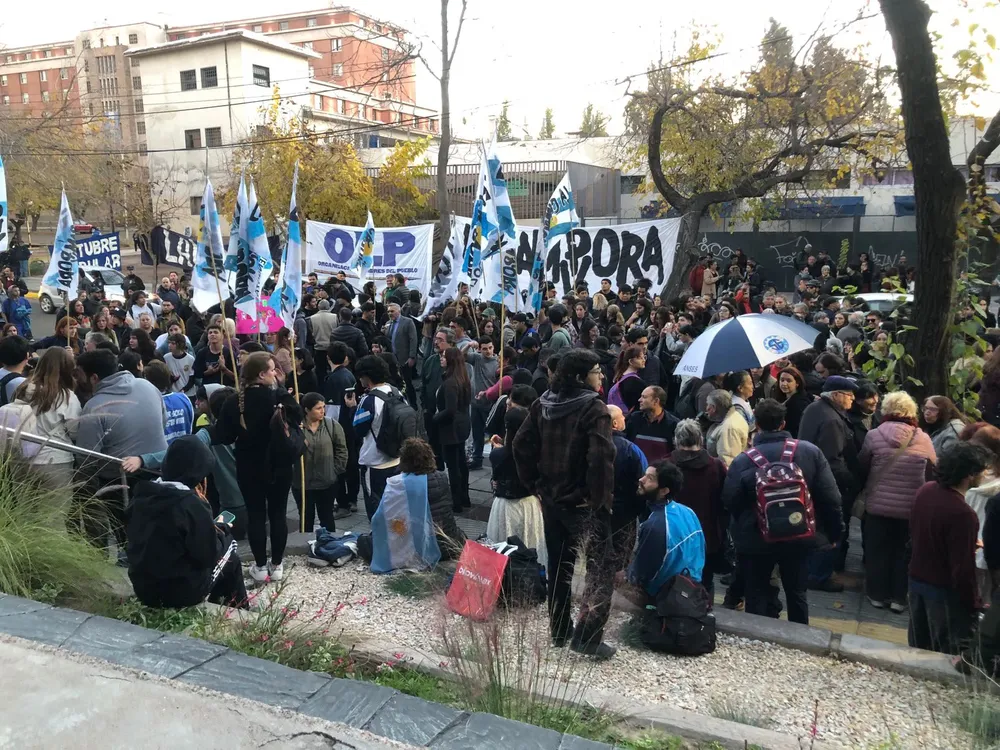 protesta tribunales federales la campora