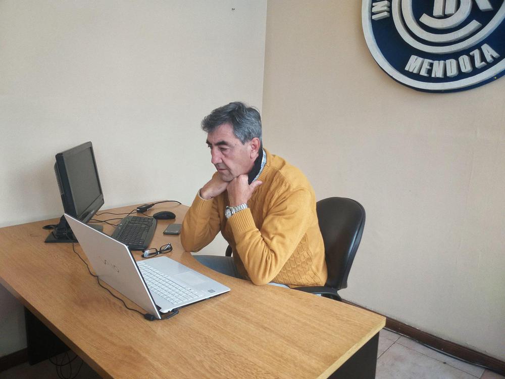Independiente Rivadavia, Carlos Castro, renuncia el Presidente Azul