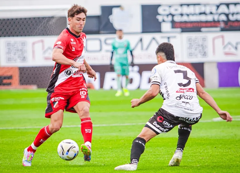 Deportivo Maipú, Estudiantes de Buenos Aires