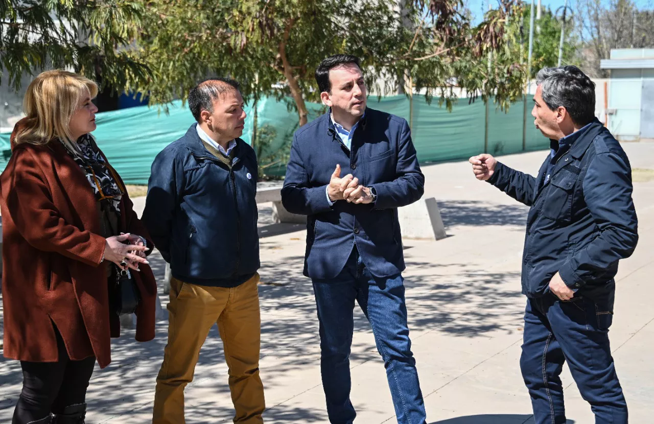 Tadeo con intendentes chilenos a enerby Parque TIC 2