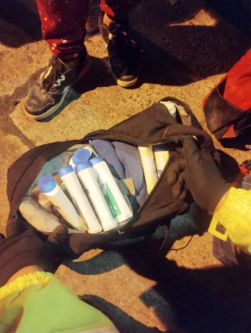 mendoza_cocaina_en_recipientes_talco_1