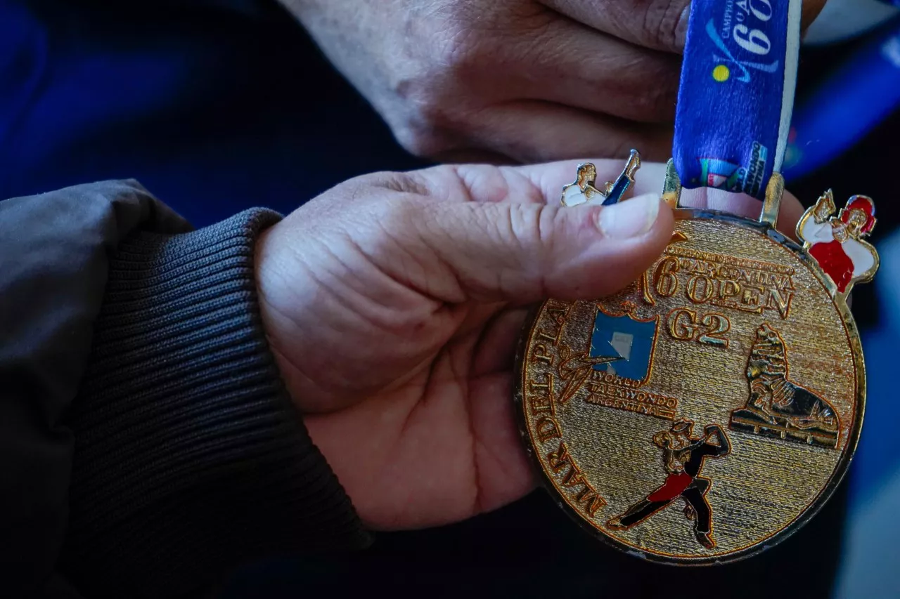 Taekwondo, lasherino campeón y su medalla
