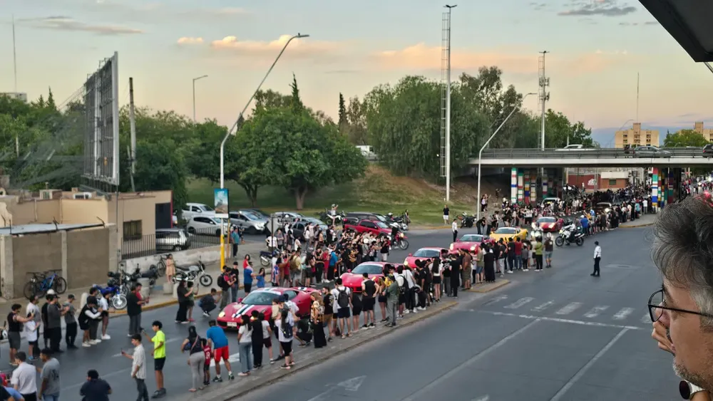 ef3054e4-4eae-456a-bd54-295d505eeac7