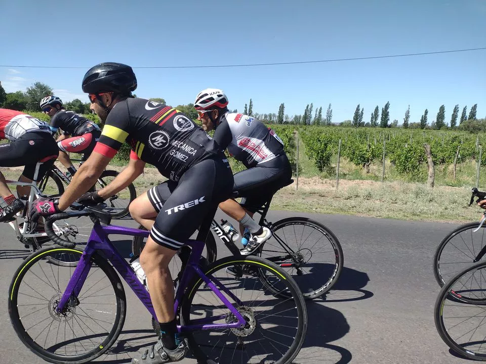 Ciclismo, tercera fecha en el Este