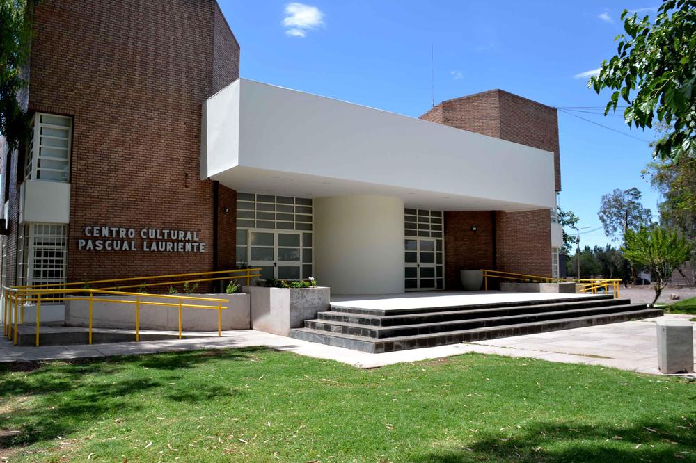 Centro Cultural Pascual Lauriente (2)