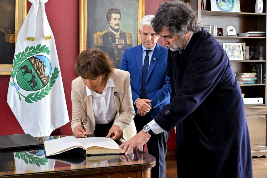 WhatsApp-Image-2025-03-28-at-12.40.30-PM-900x600