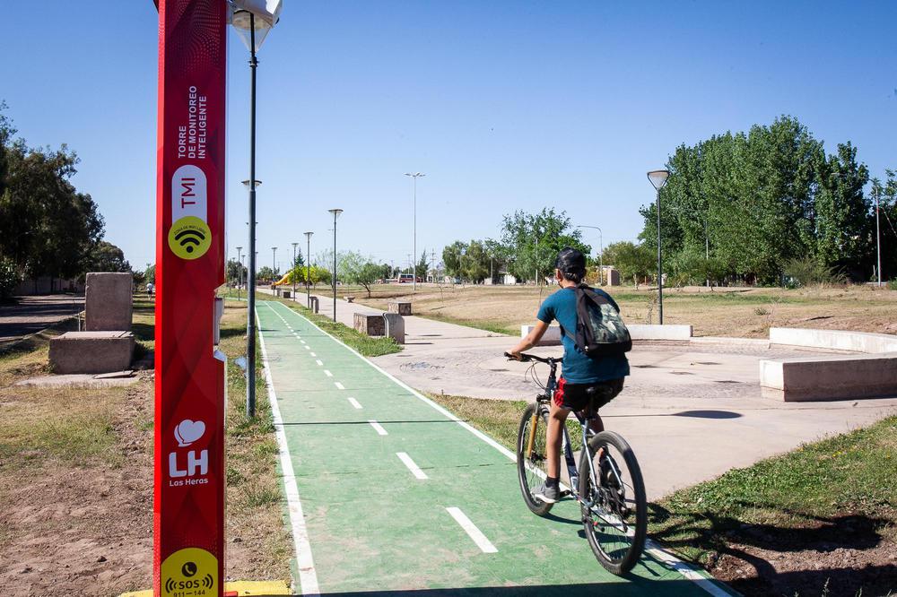 Totem y botones antipánico_Las Heras (3)