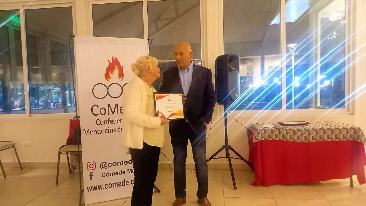 CoMeDe, distincion a dirigentes