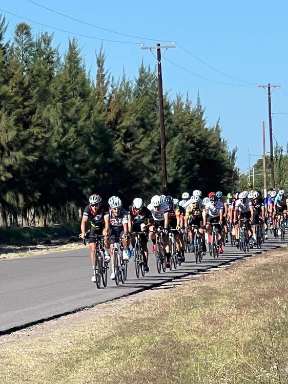 Ciclismo, Vuelta de Alvear, Méndez gano la etapa