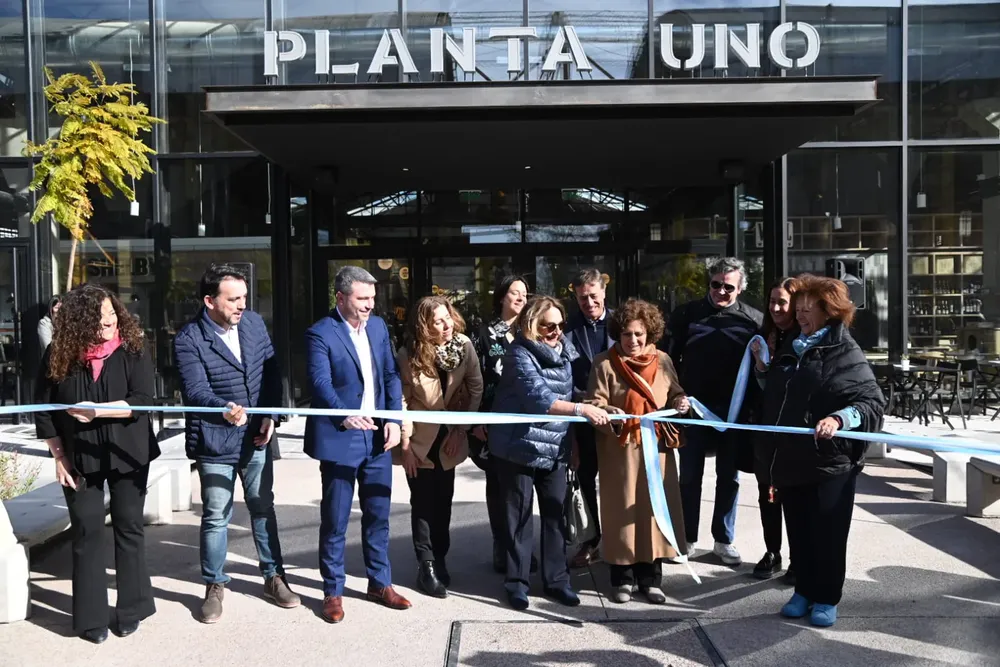 planta uno inauguracion tadeo corte de cinta