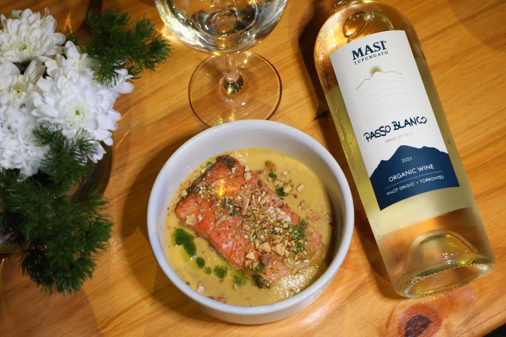Algunos de los platos y vinos degustados.
