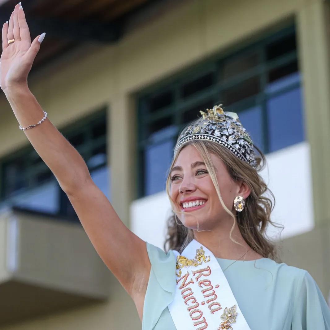 Regatas, Agostina Reina Nacional