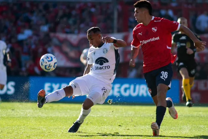 Independiente Rivadavia, Independiente