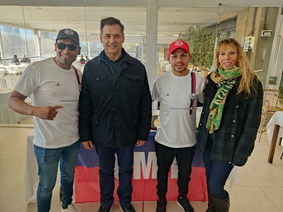Boxeo, Reveco y Barrios entrenadores en Regatas