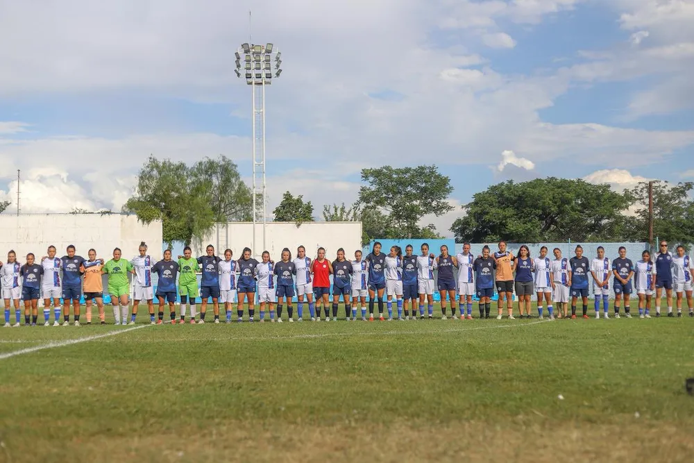 Futbol femenino, Lepra y Tomba suspendido