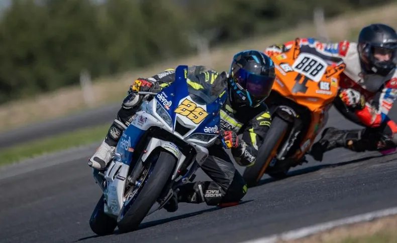 Motos, Mariano Villalobos