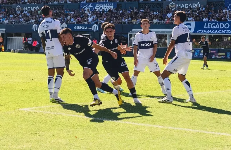 Independiente Rivadavia, Gimnasia y Esgrima La Plata